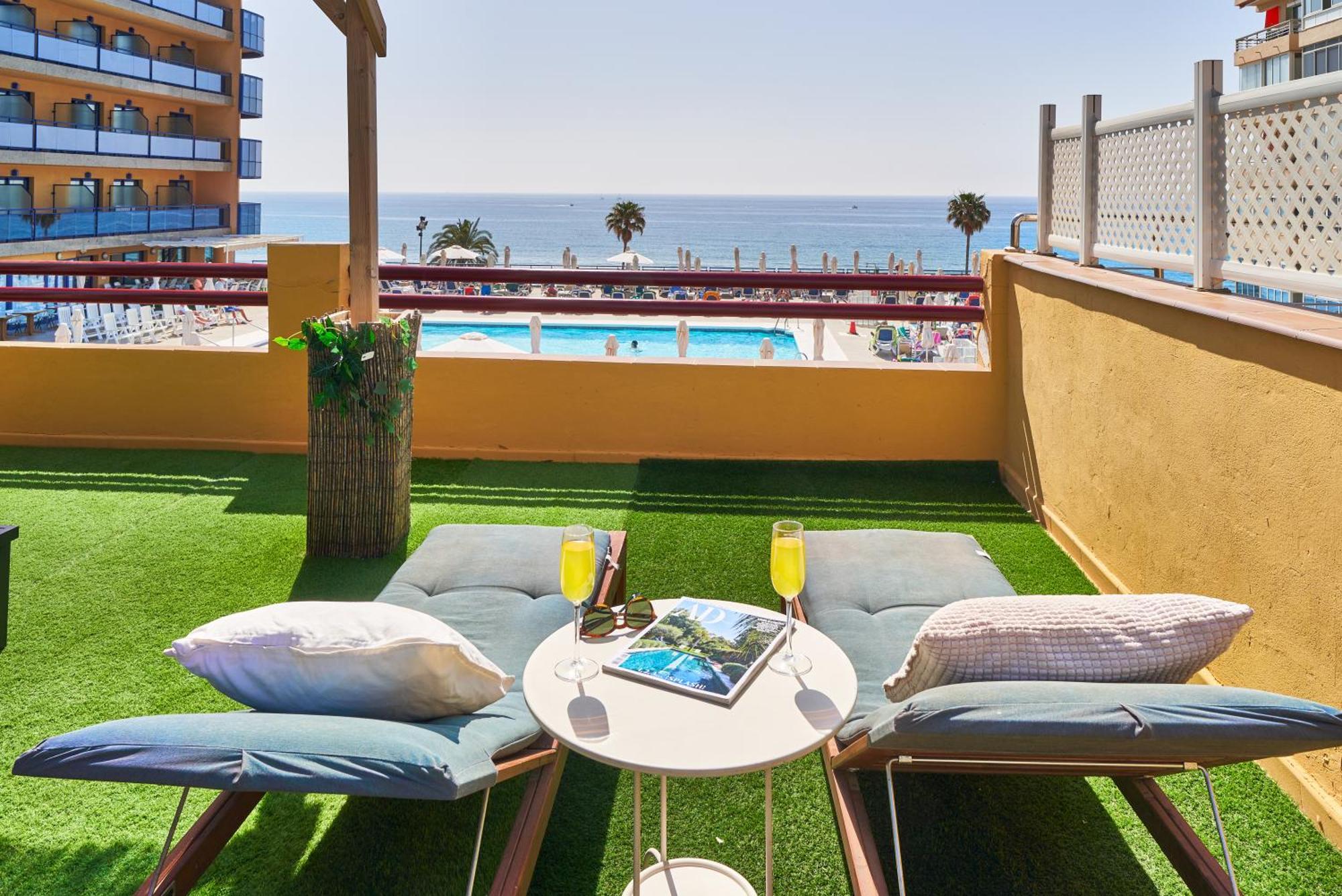 Perfect Beach Location With Roof Terrace Фуэнхирола Экстерьер фото